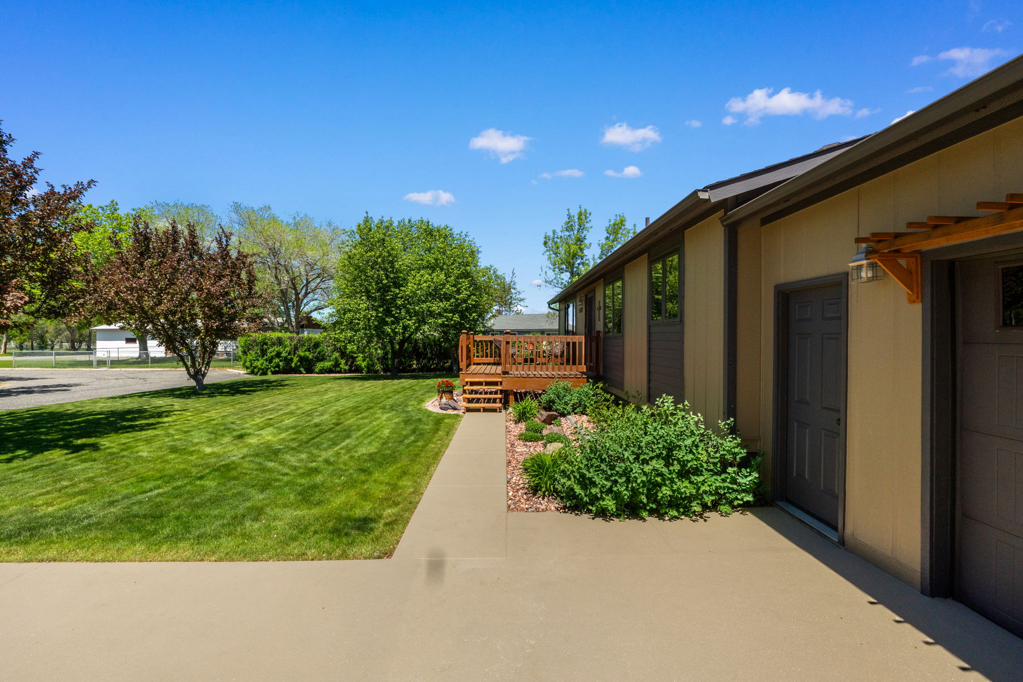 5489 Sahara Court Property Photo 9