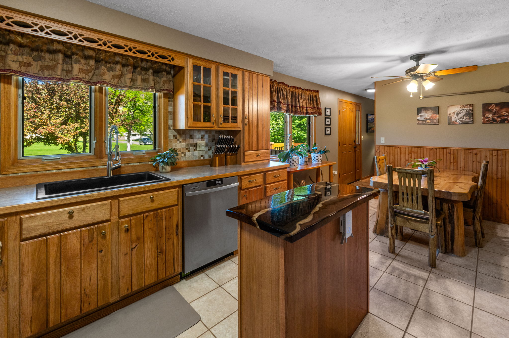 5489 Sahara Court Property Photo 13