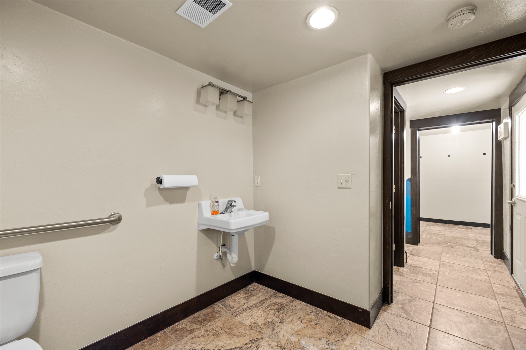 520 1st Avenue W Property Photo 13