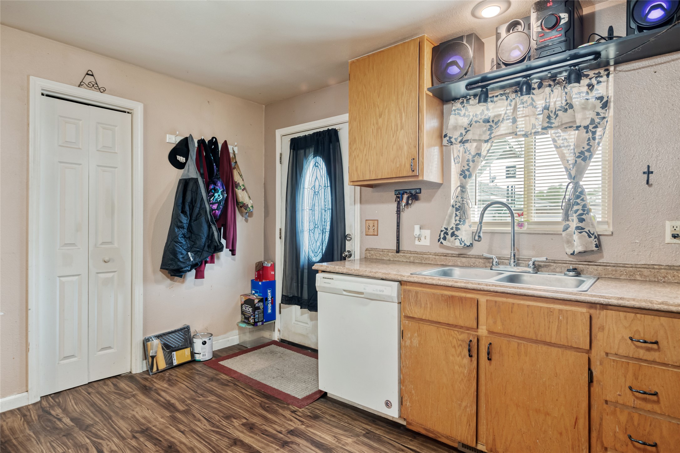 424 4th Avenue Property Photo 5