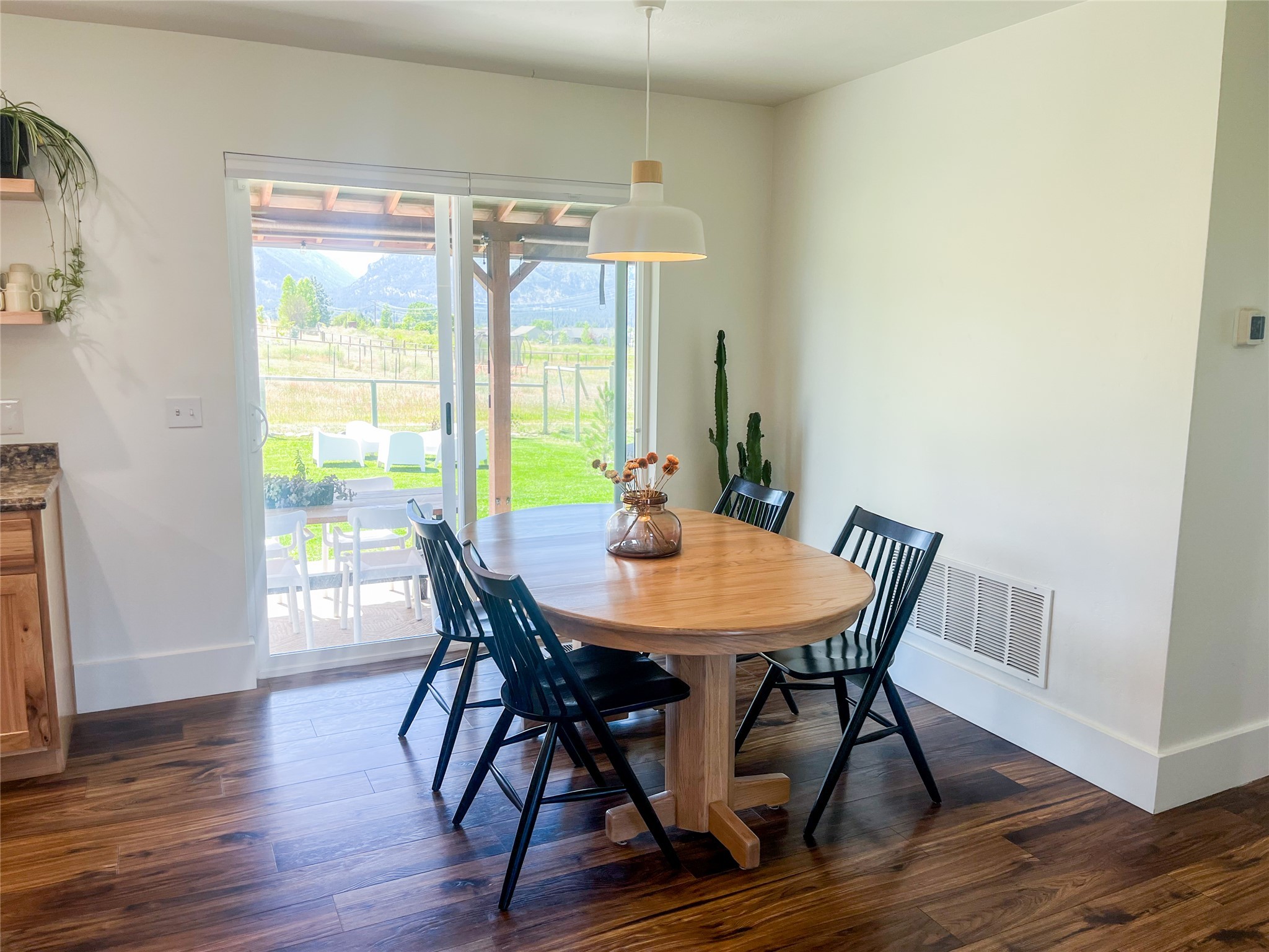 825 Cochise Way Property Photo 14