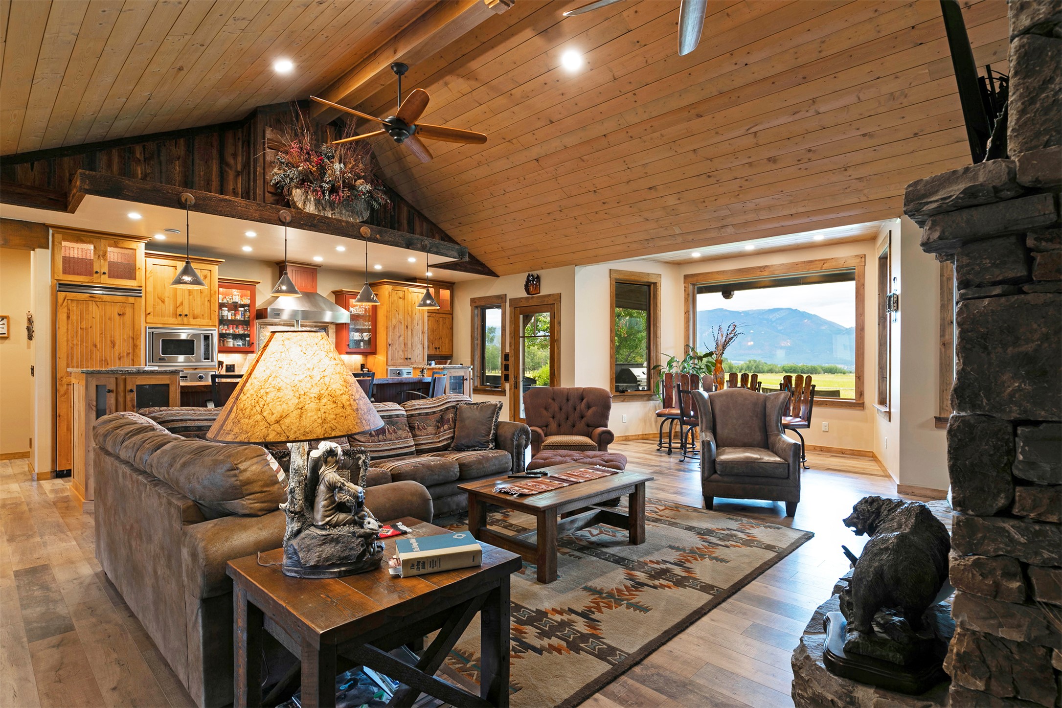 711 Middle Burnt Fork Road Property Photo 9