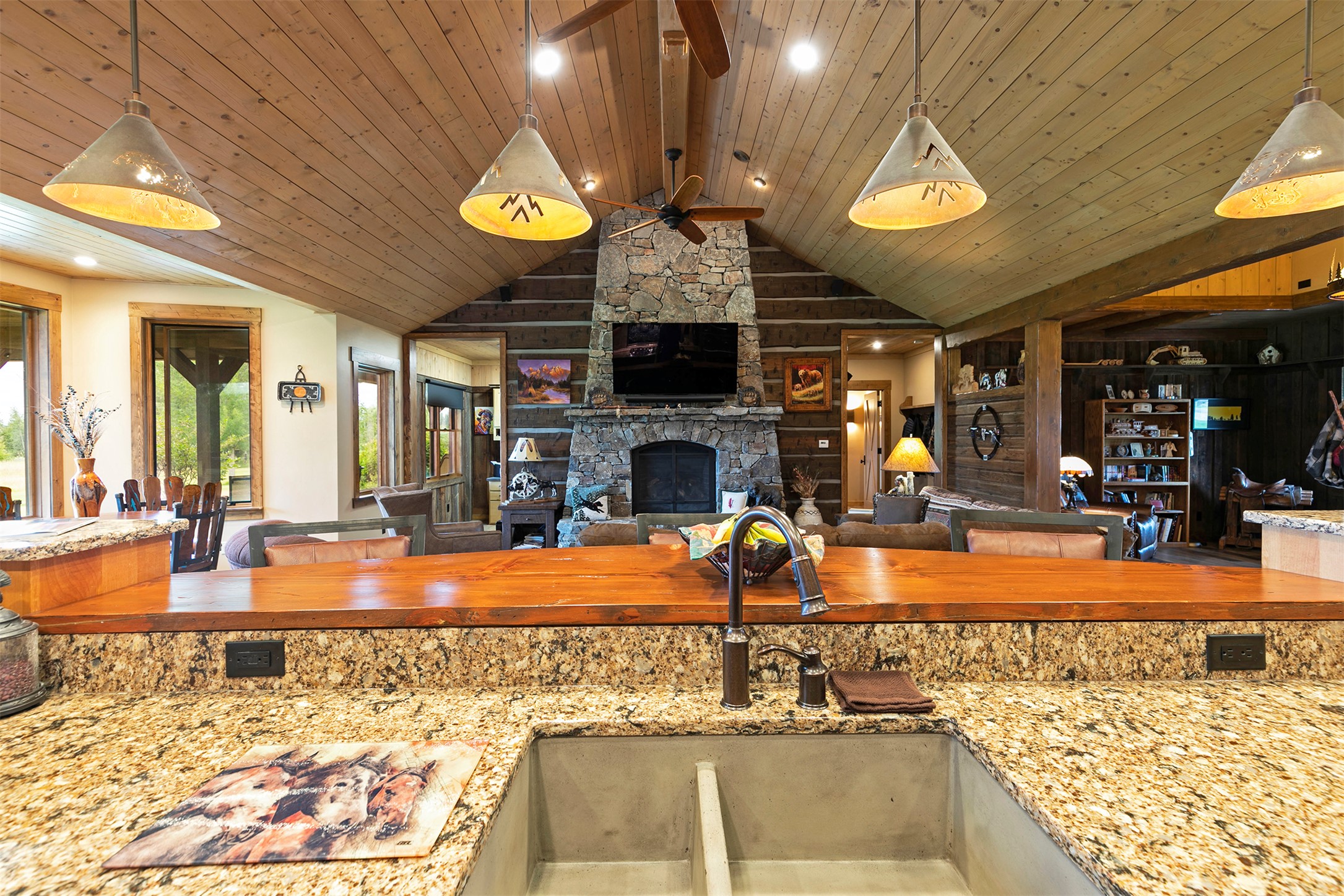 711 Middle Burnt Fork Road Property Photo 15