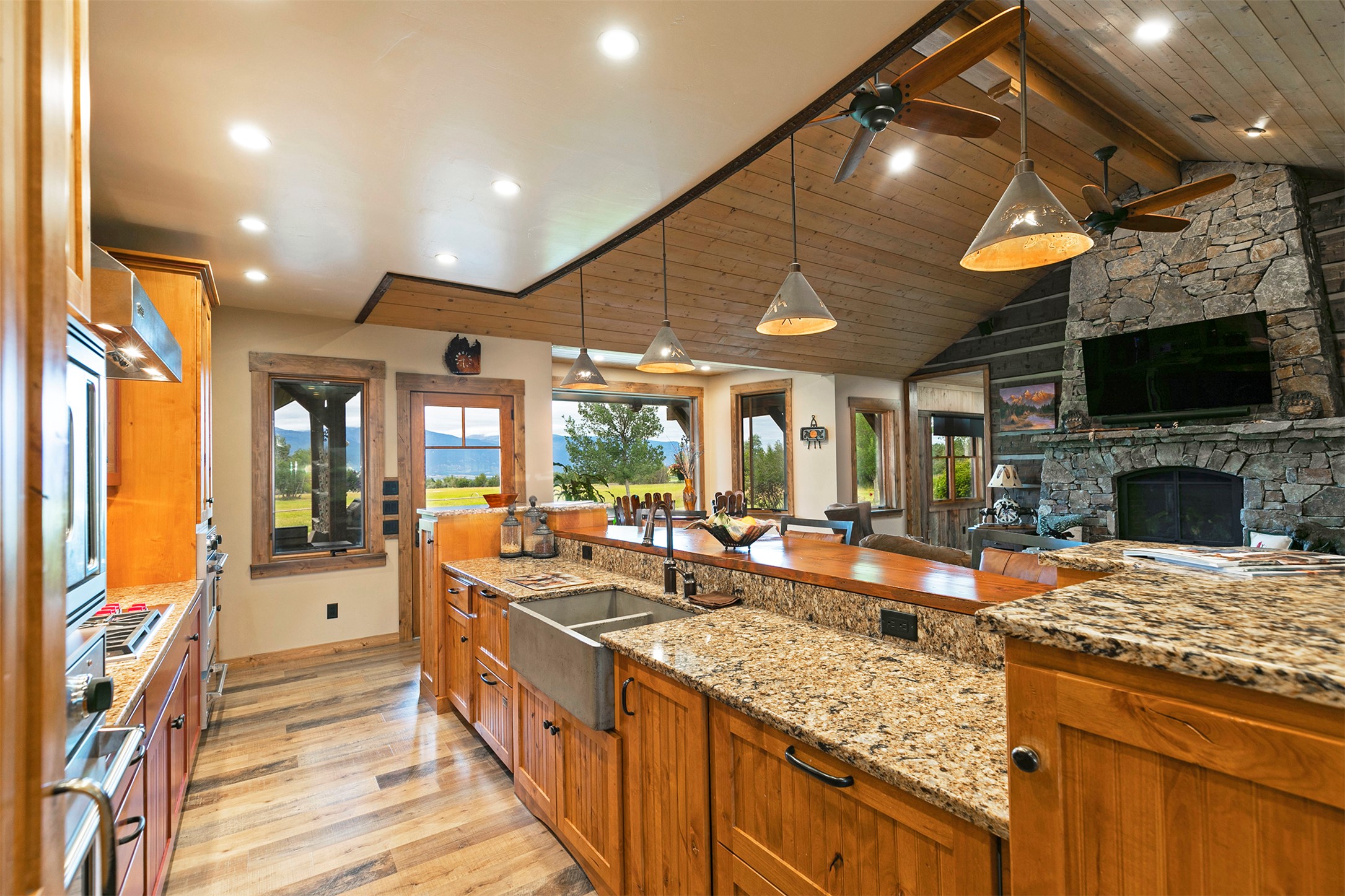 711 Middle Burnt Fork Road Property Photo 16