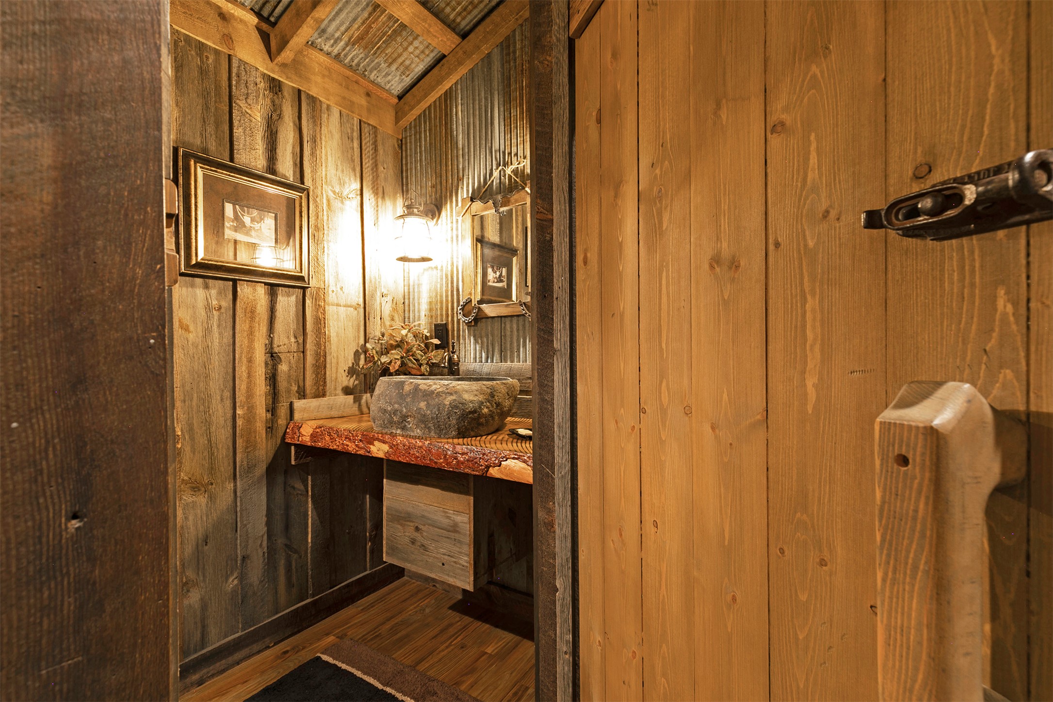 711 Middle Burnt Fork Road Property Photo 22