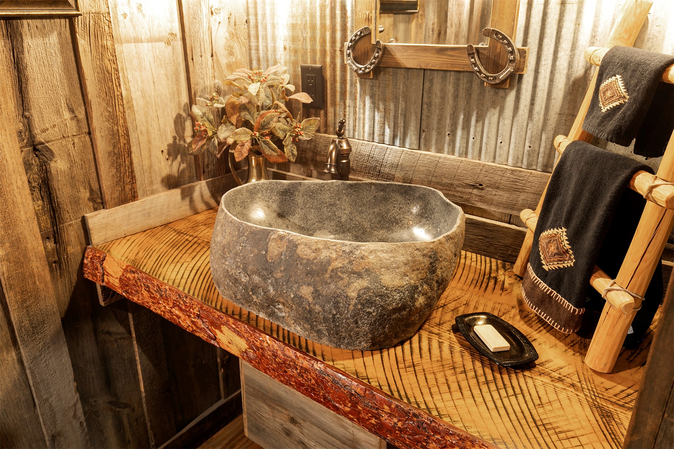 711 Middle Burnt Fork Road Property Photo 23