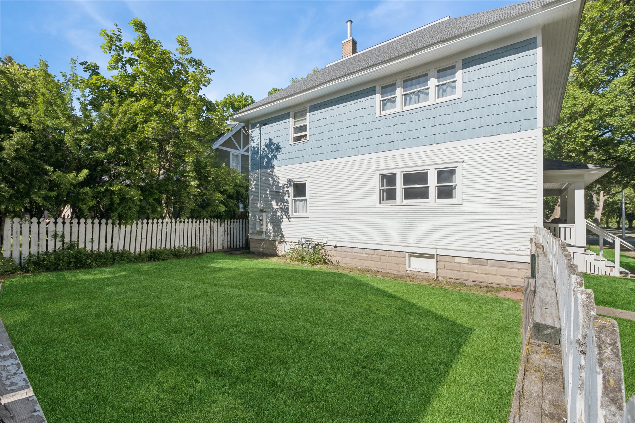 44 5th Avenue E Property Photo 10