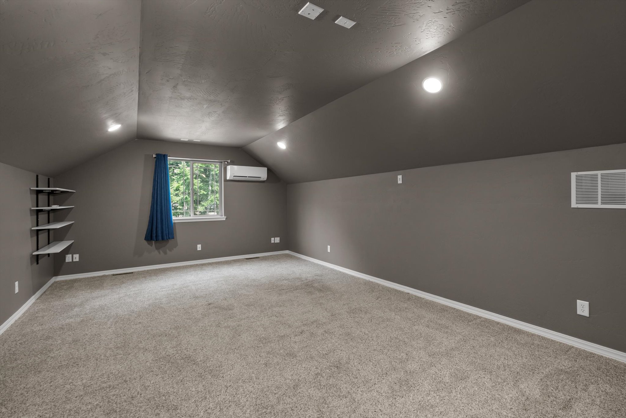 155 Mountain Timbers Drive Property Photo 9