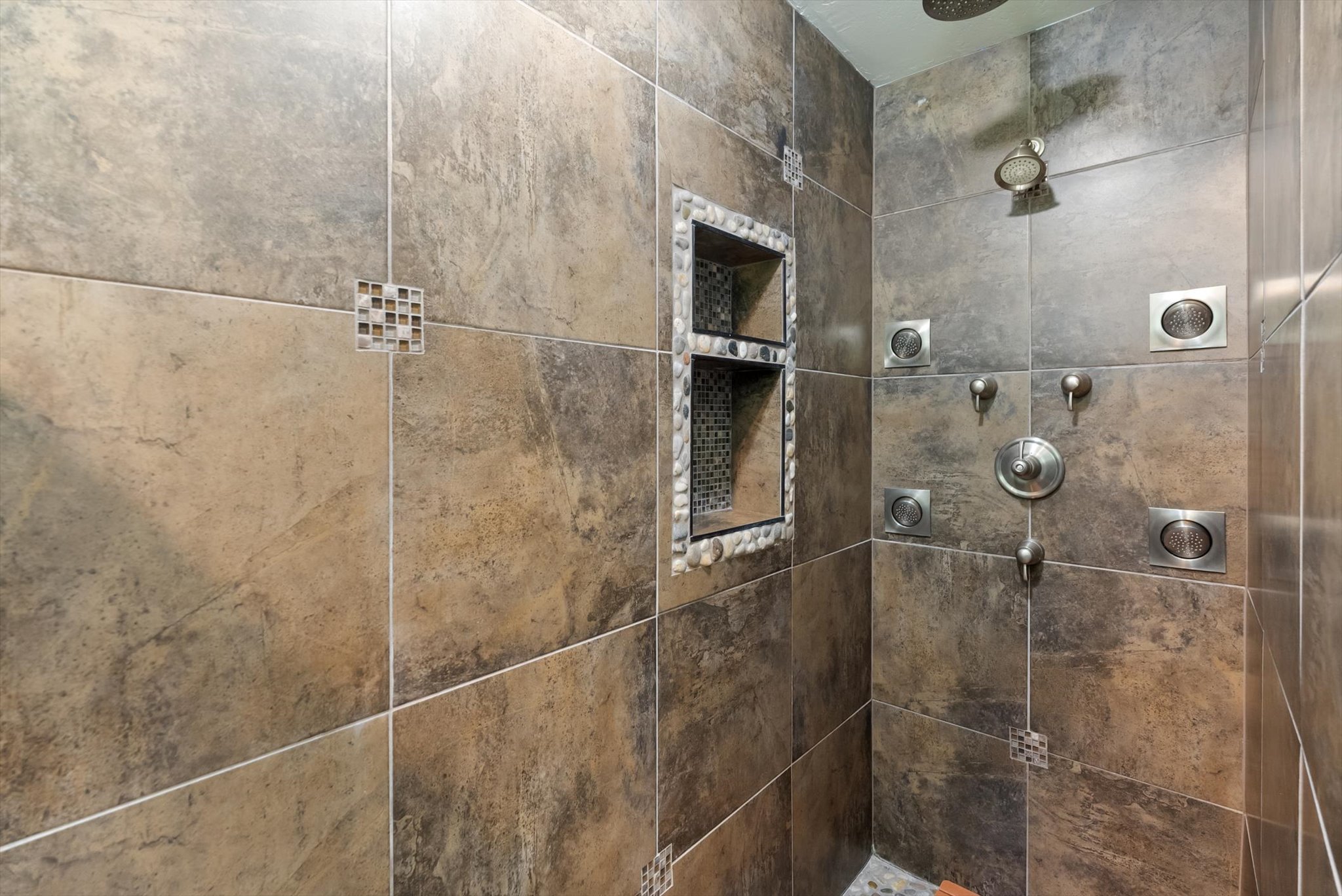155 Mountain Timbers Drive Property Photo 17