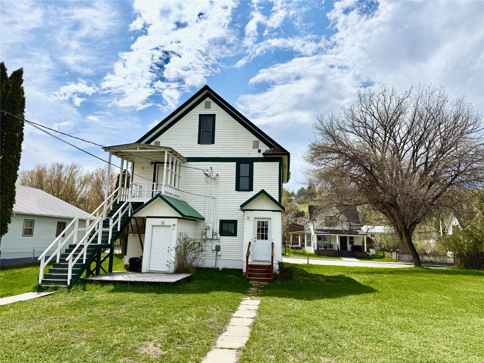 506 1st Avenue E A,b,c Property Photo 2