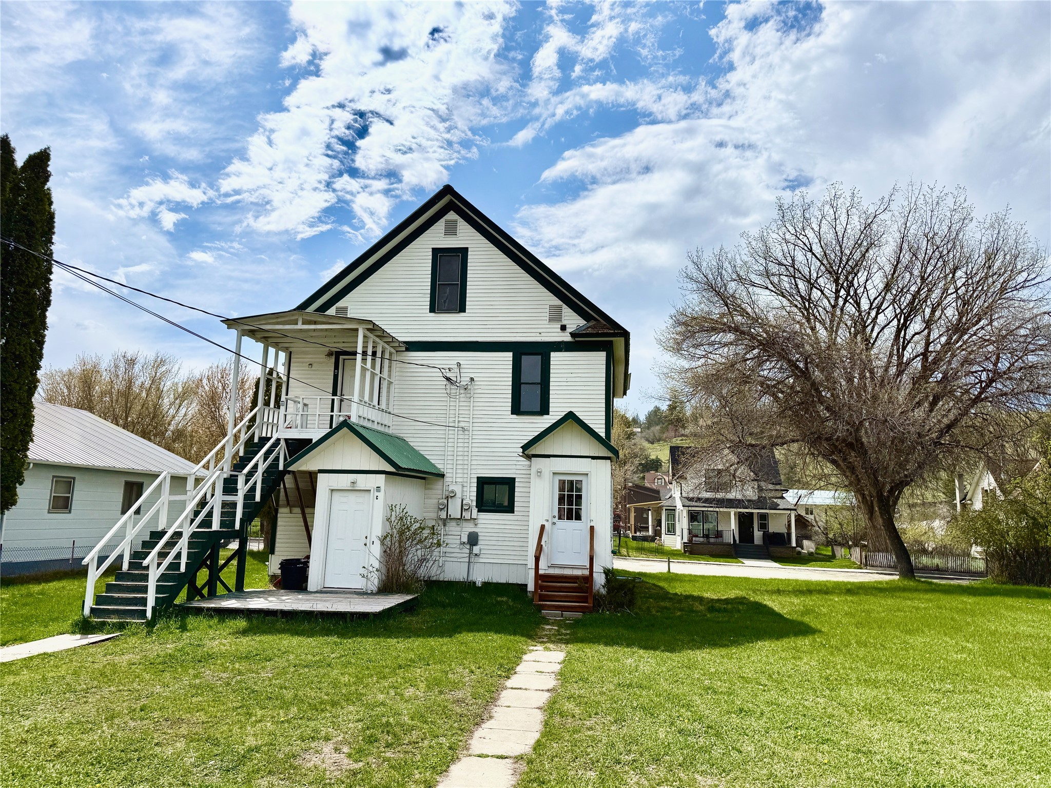 506 1st Avenue E A,b,c Property Photo 4