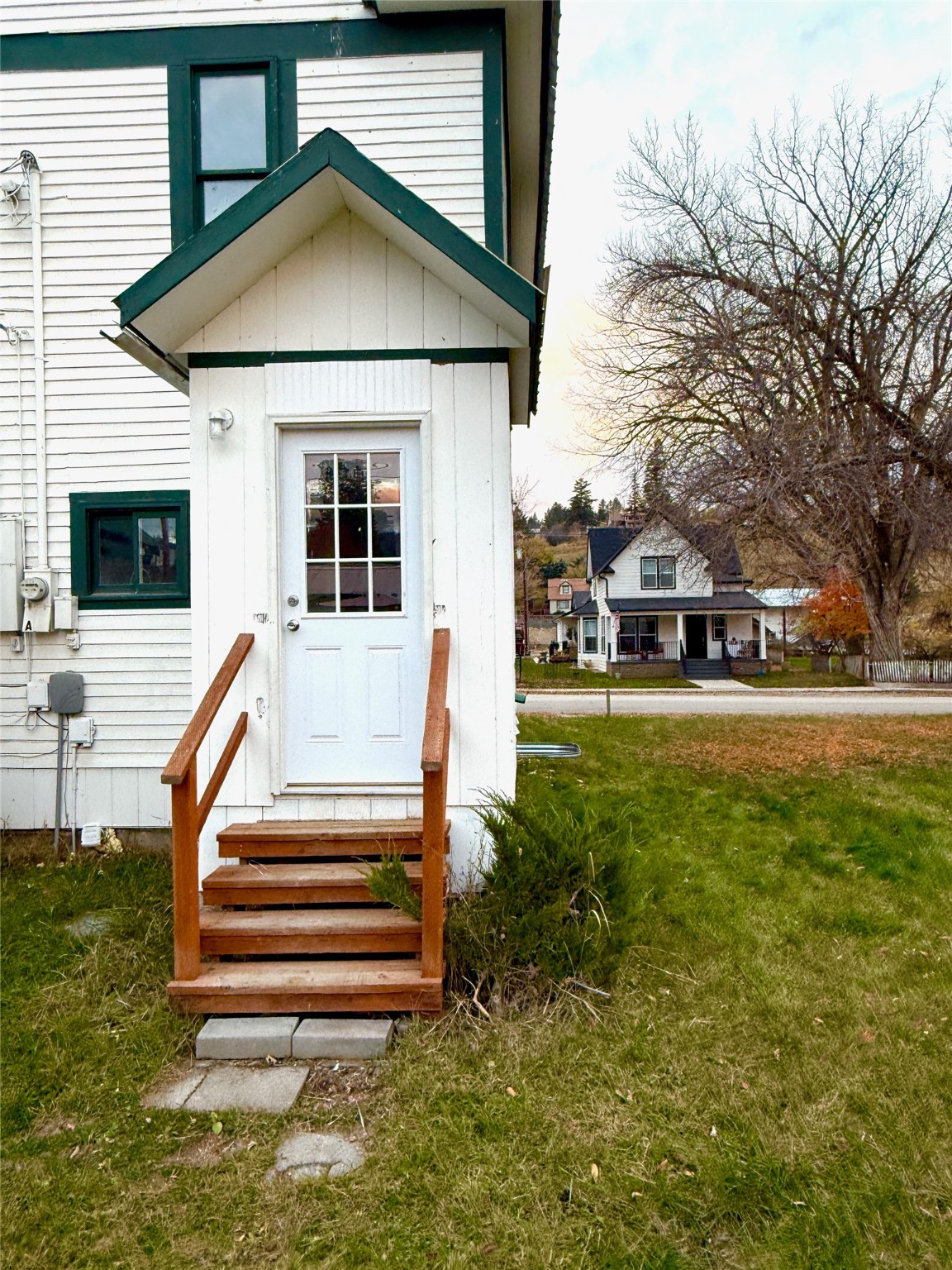 506 1st Avenue E A,b,c Property Photo 7