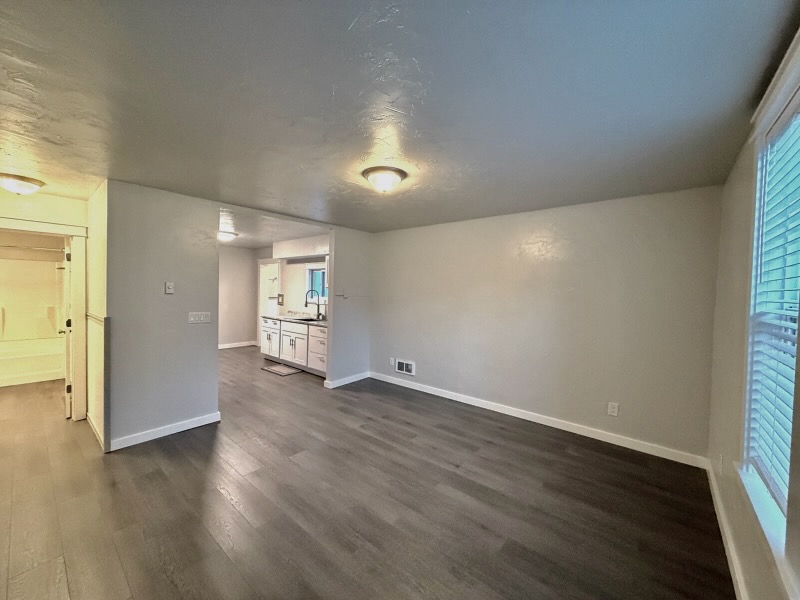 506 1st Avenue E A,b,c Property Photo 40