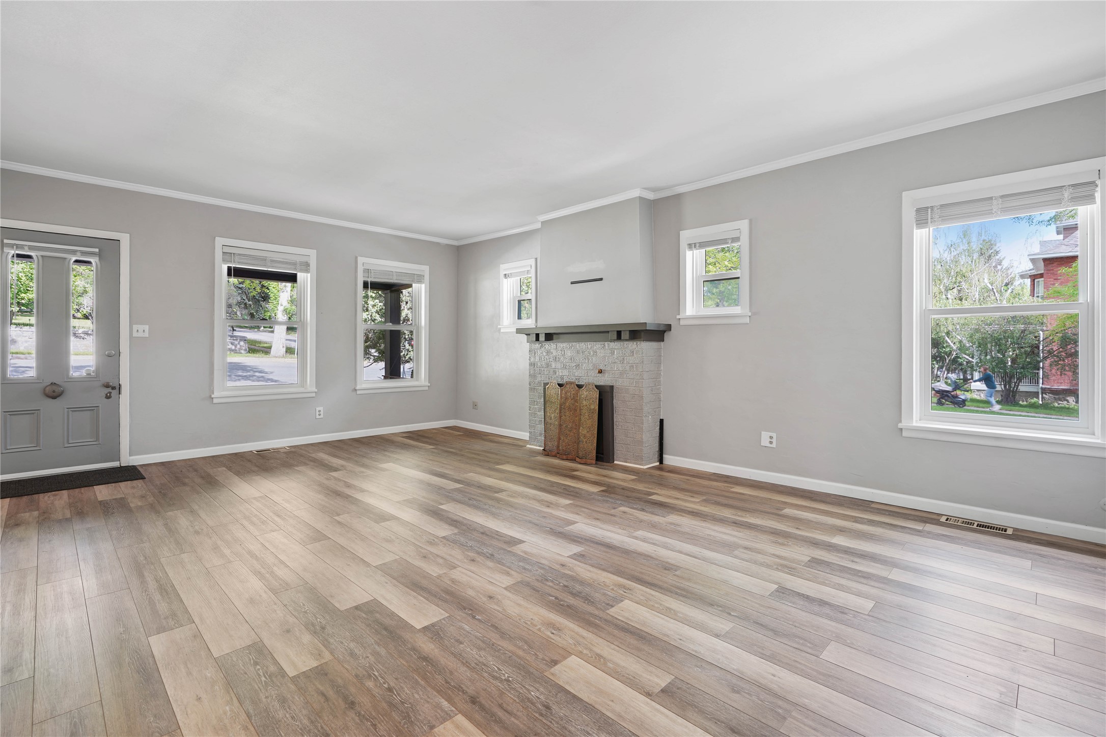 649 Dearborn Avenue Property Photo 6