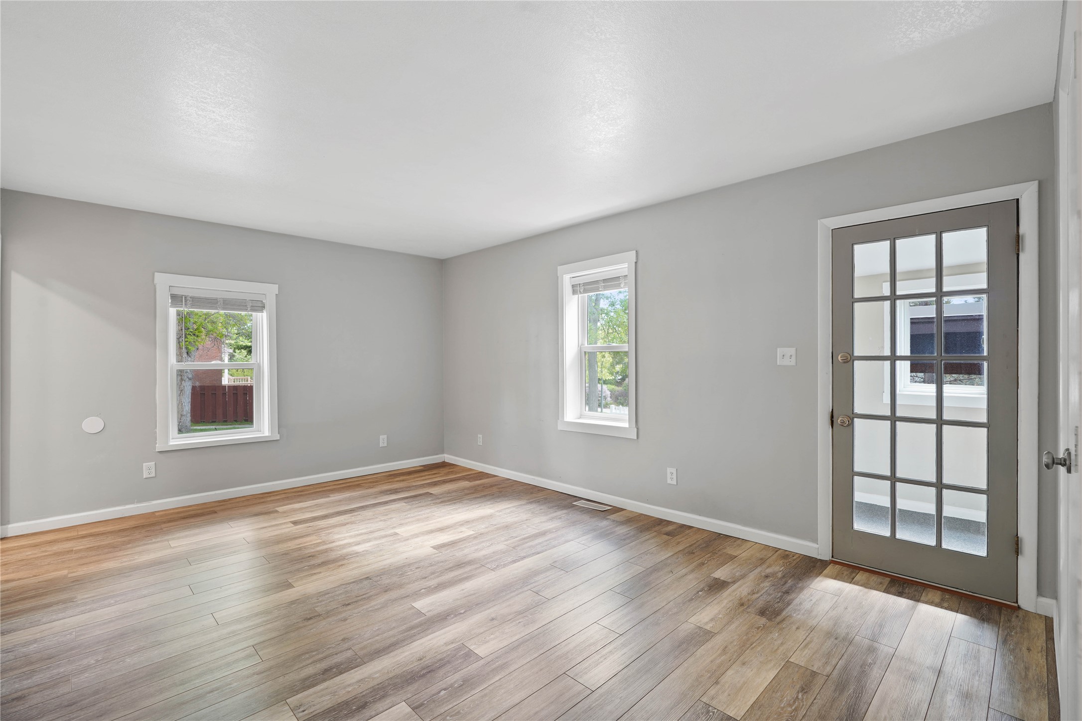 649 Dearborn Avenue Property Photo 13