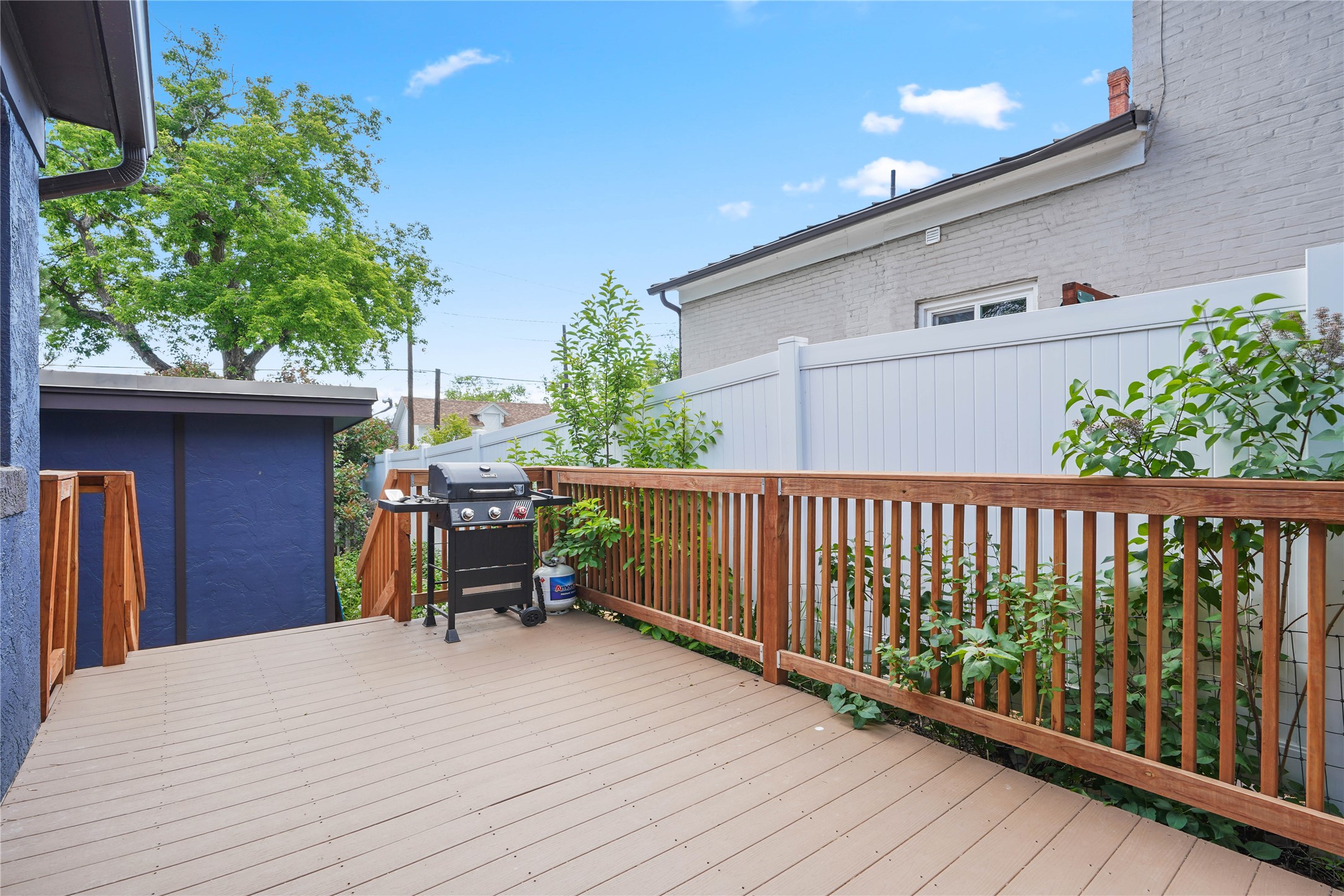 649 Dearborn Avenue Property Photo 20