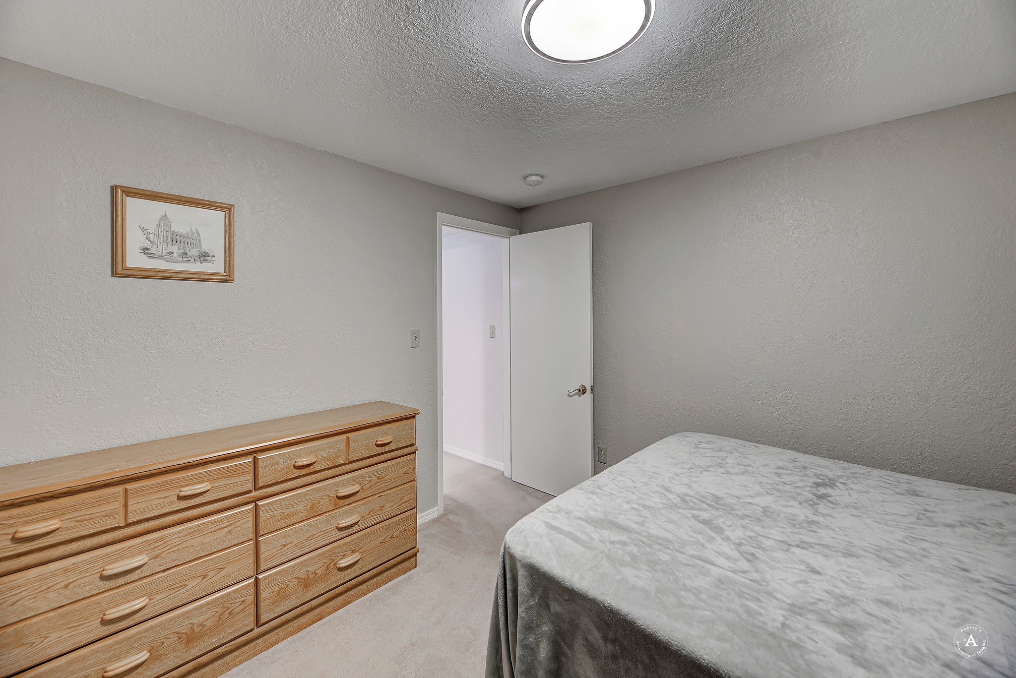 2 N Oregon Street Property Photo 25
