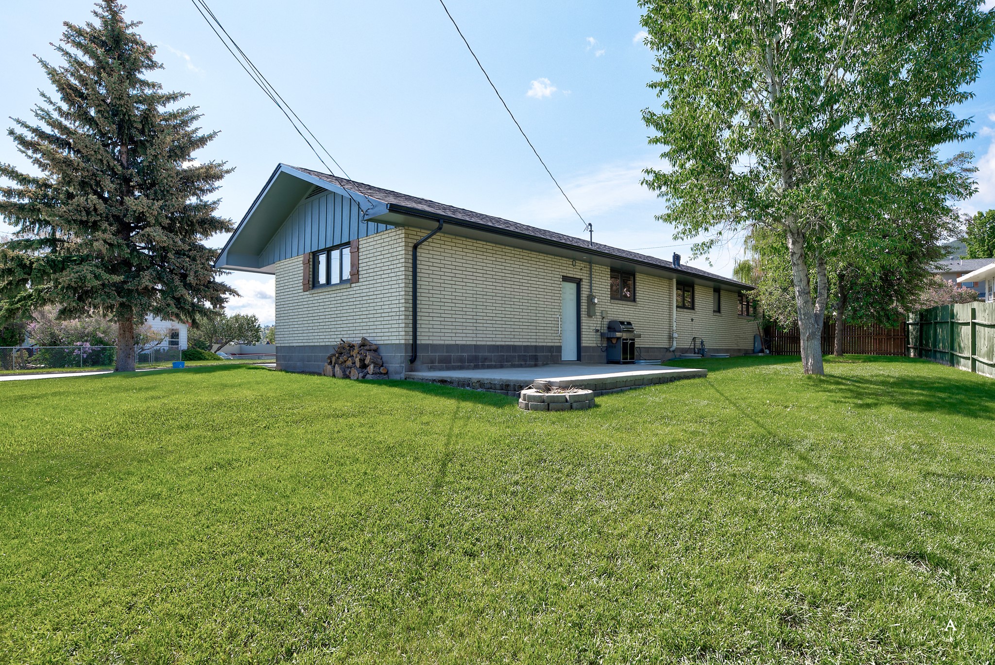 2 N Oregon Street Property Photo 30