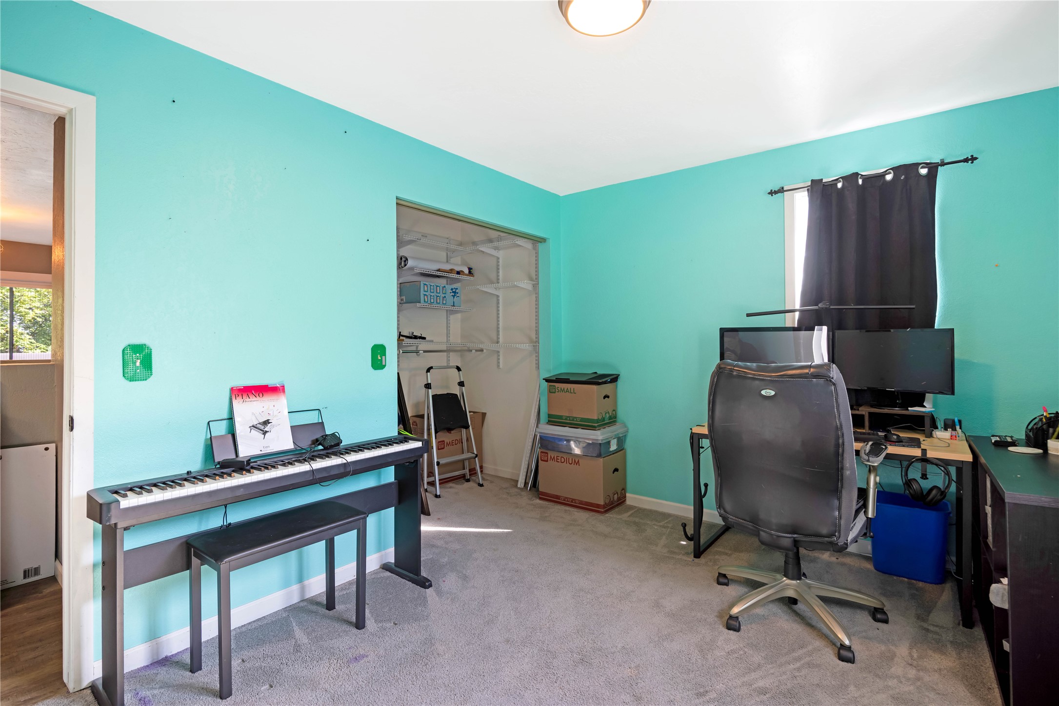 6109 Mainview Drive Property Photo 12