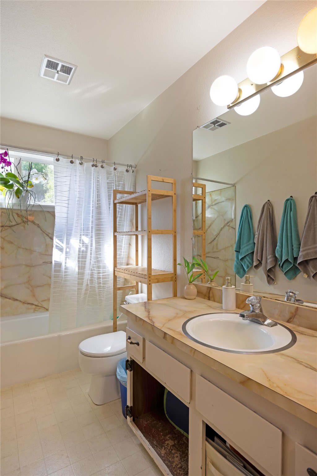 6109 Mainview Drive Property Photo 13