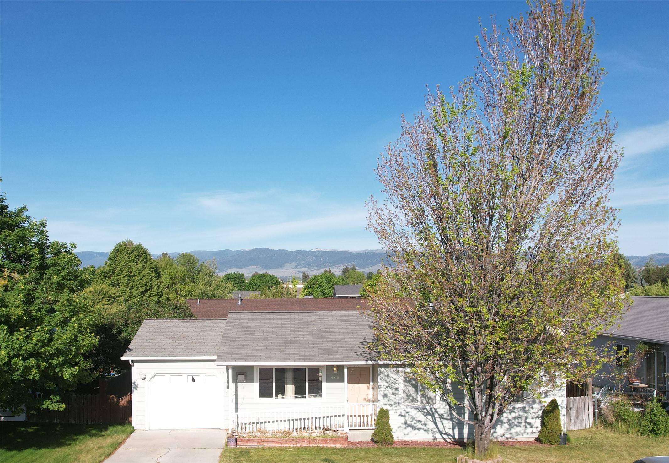 548 N Daly Avenue Property Photo 1