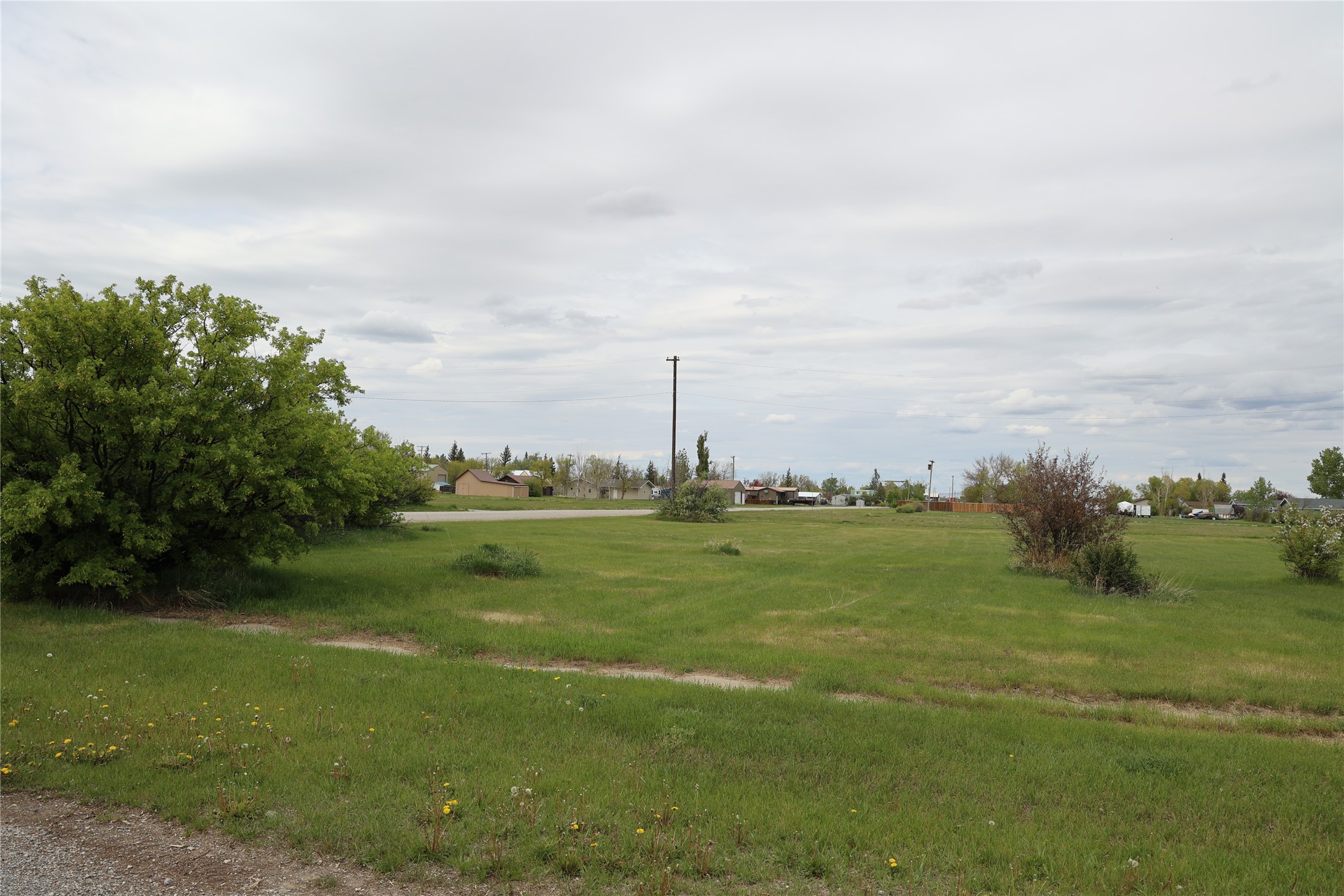 701 Illinois Avenue Property Photo 1