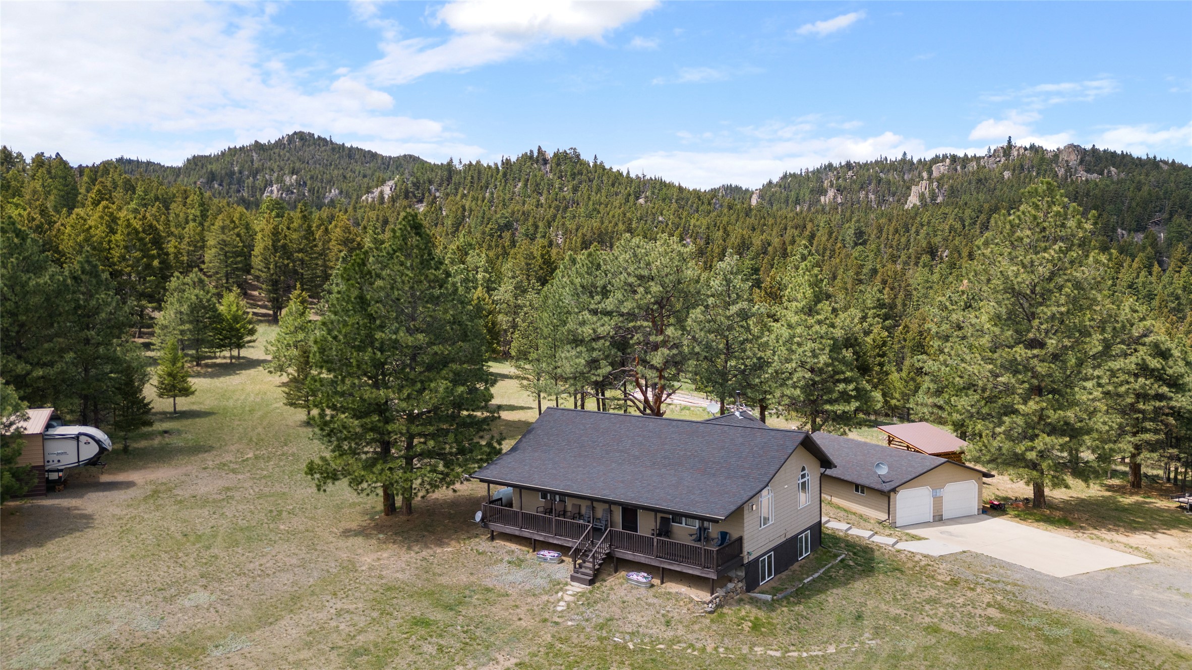 3176 Baxendale Drive Property Photo 2