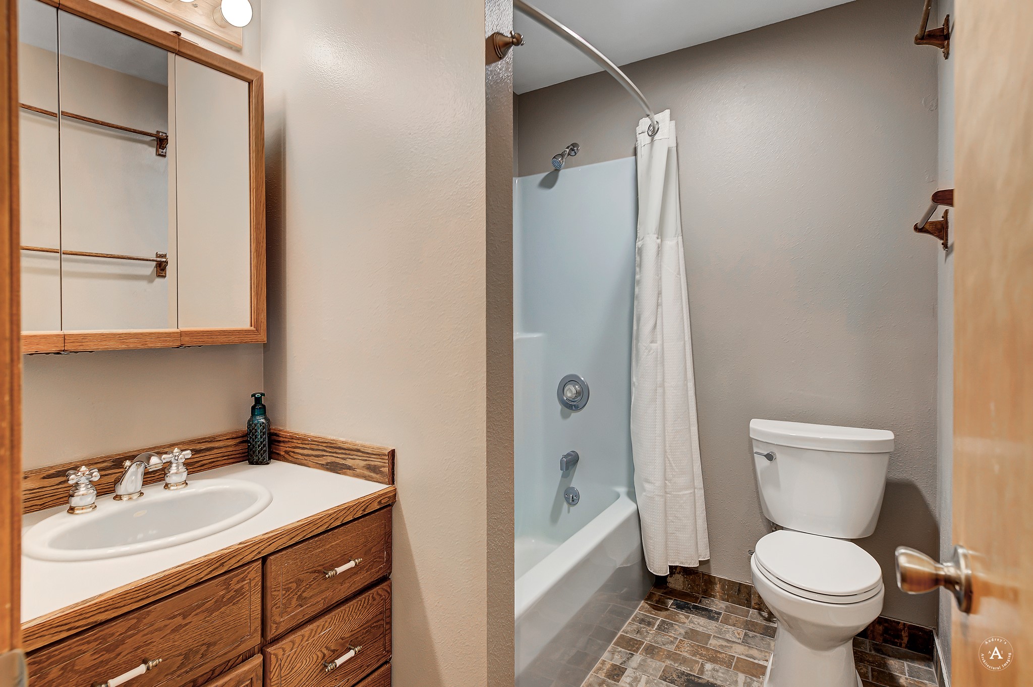3176 Baxendale Drive Property Photo 37
