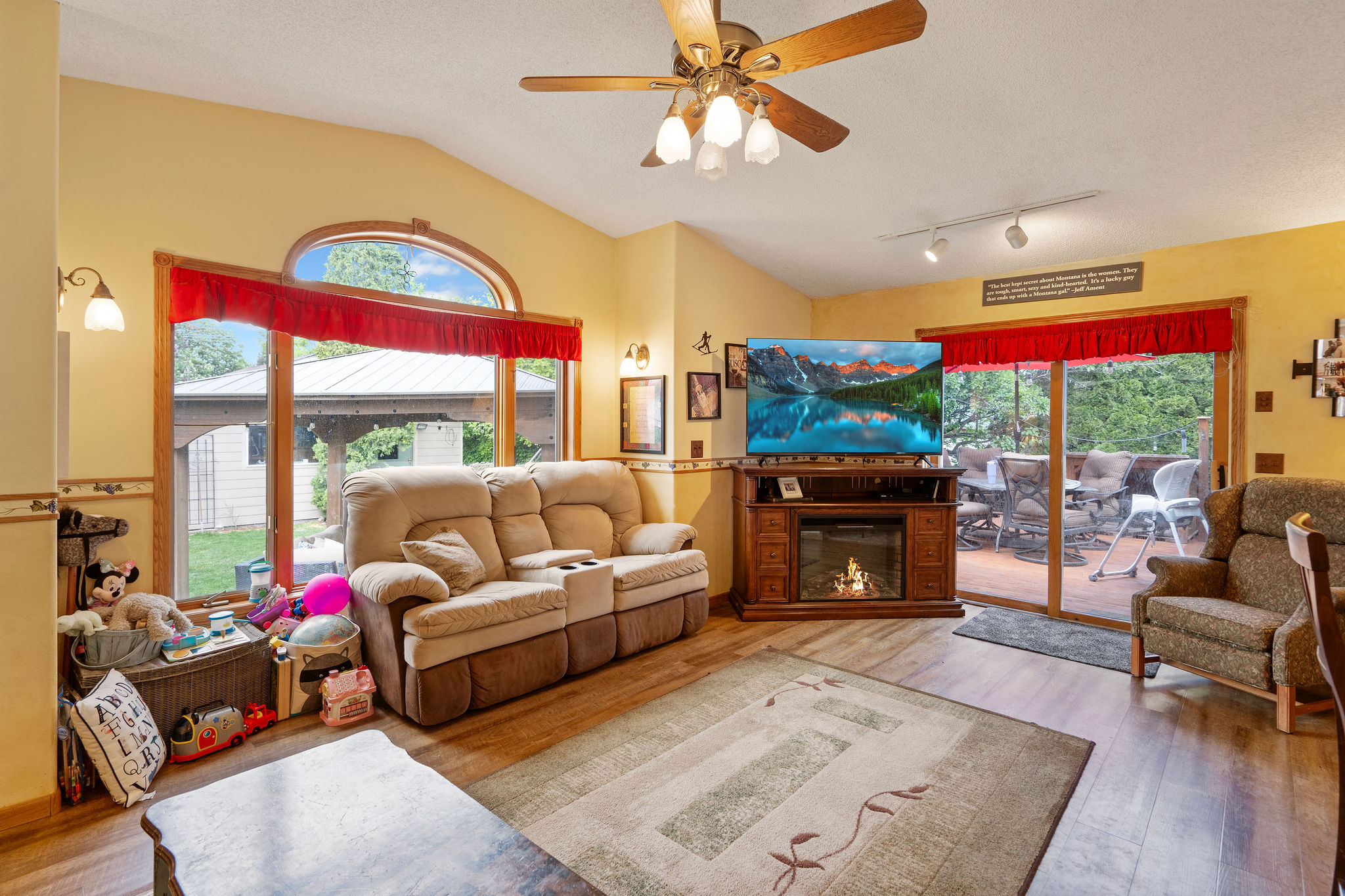 1217 5th Street W Property Photo 20