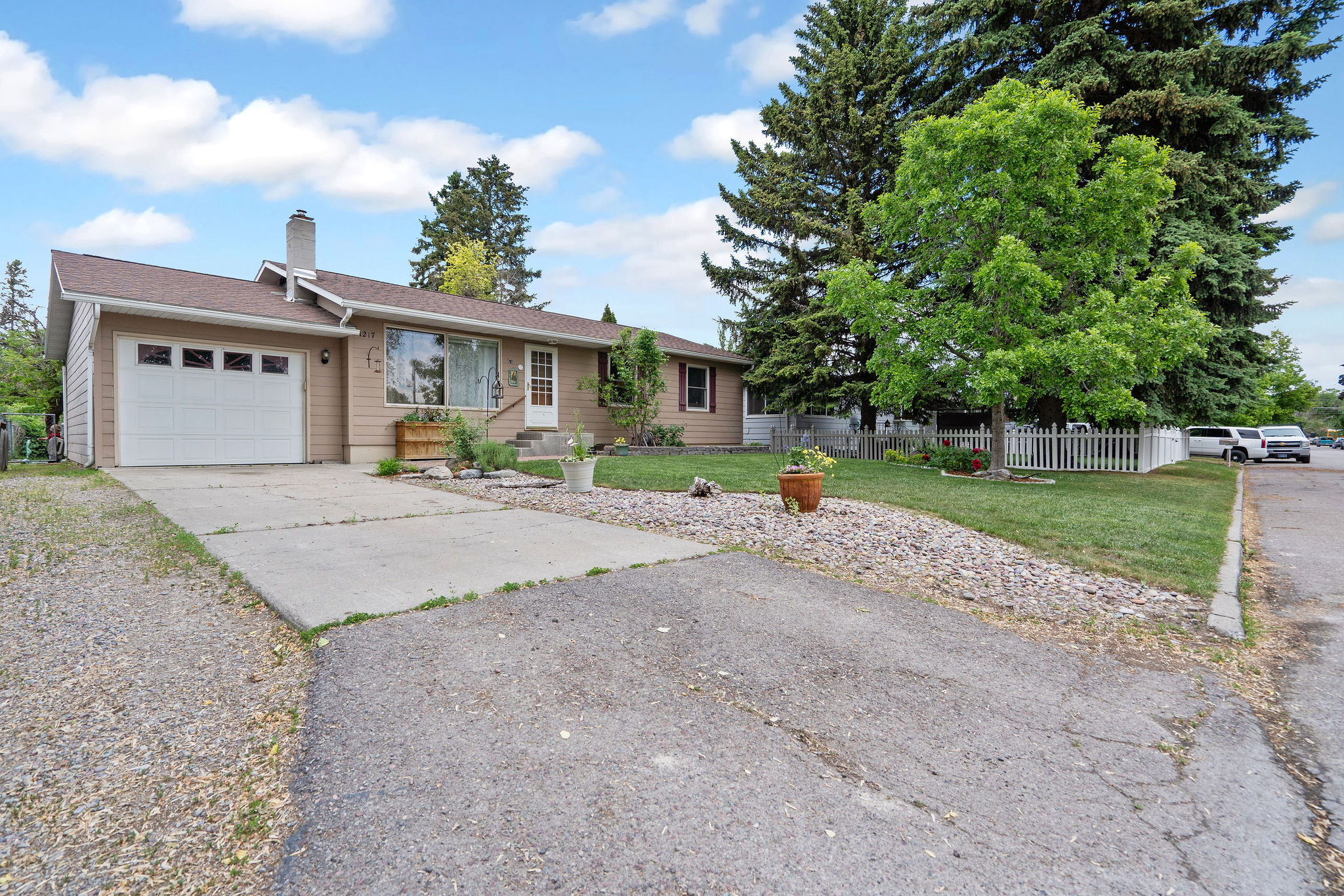1217 5th Street W Property Photo 40