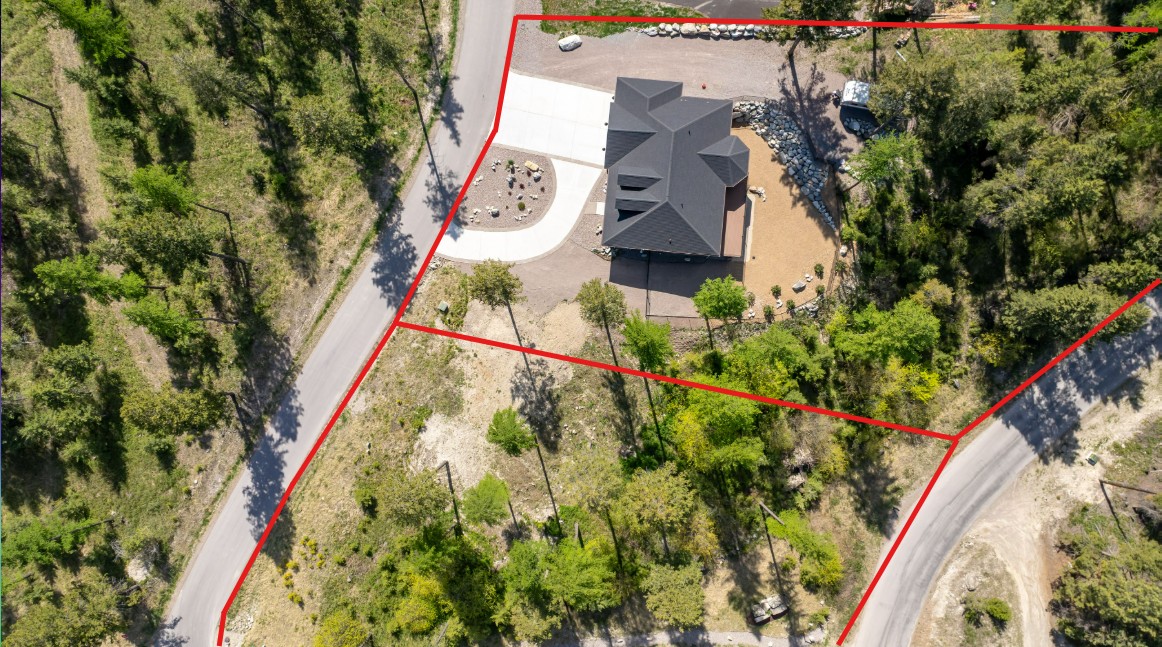 335 & 339 Skookum Road Property Photo 4