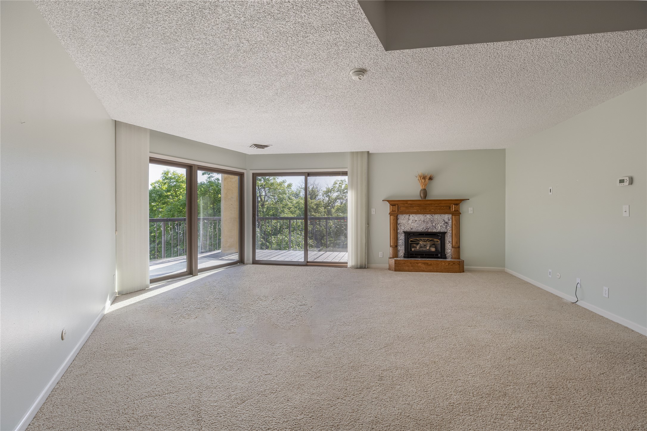 405 Park Drive N 4b Property Photo 17