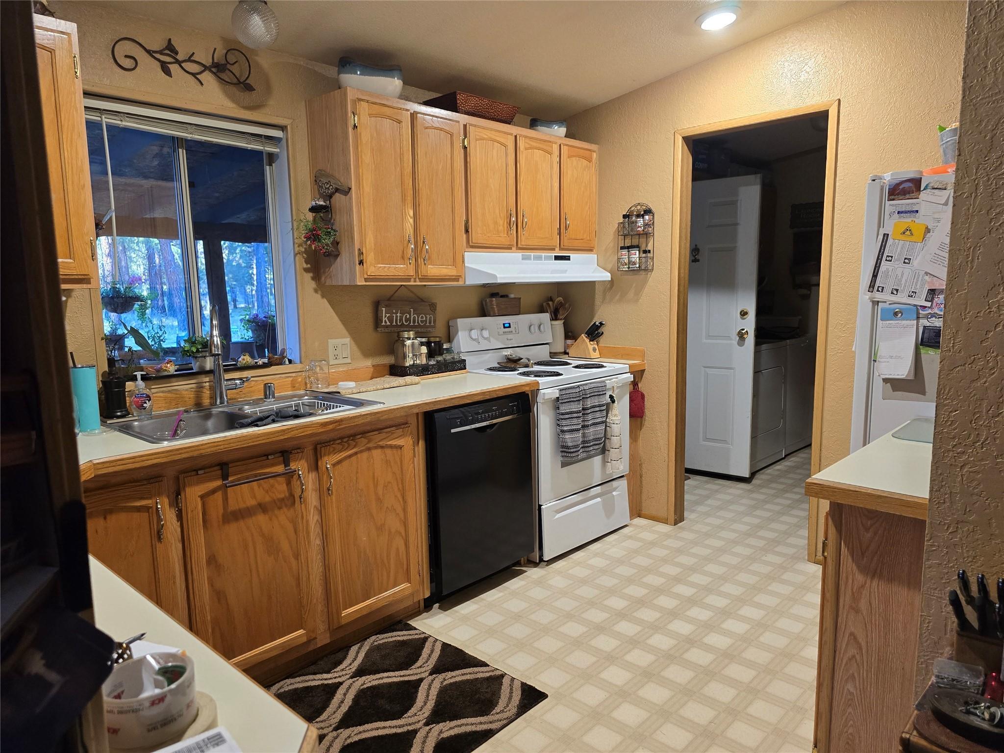 226 Powerline Way Property Photo 10
