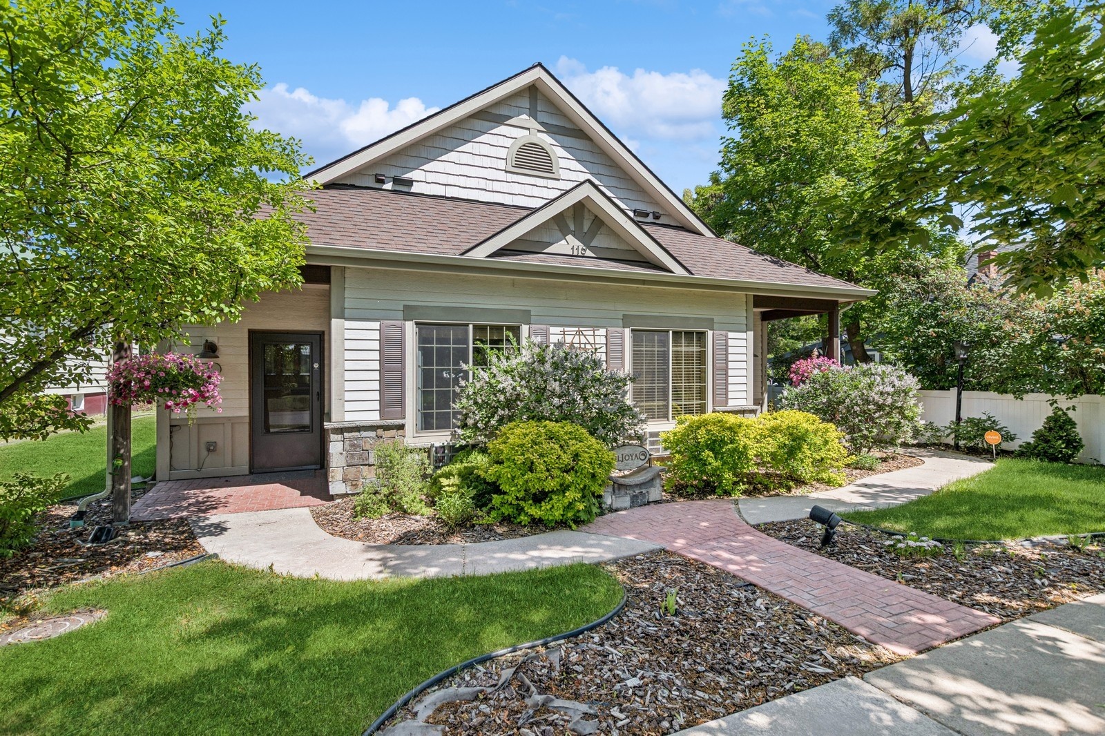 119 5th Avenue W Property Photo