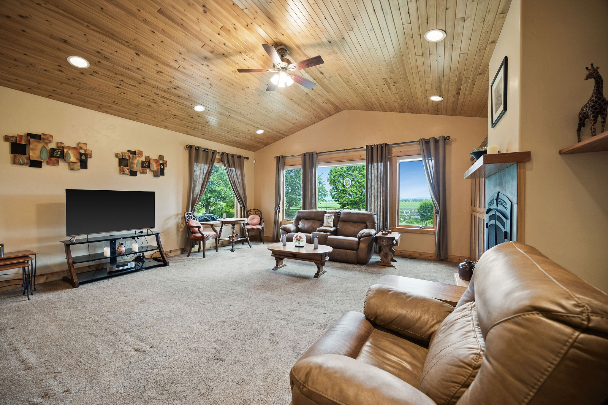 1399 Mackinaw Loop Property Photo 9