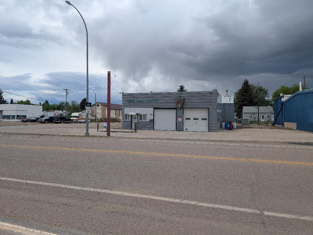 807 Oilfield Avenue Property Photo 2