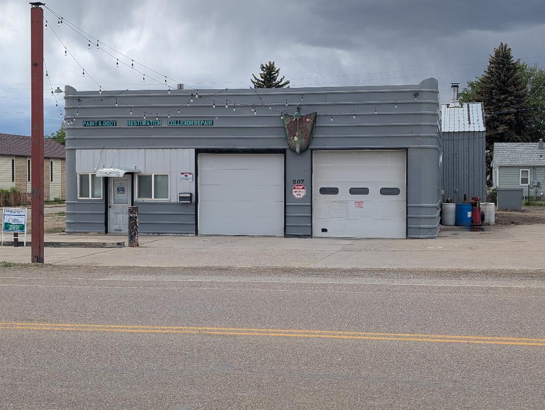 807 Oilfield Avenue Property Photo 3