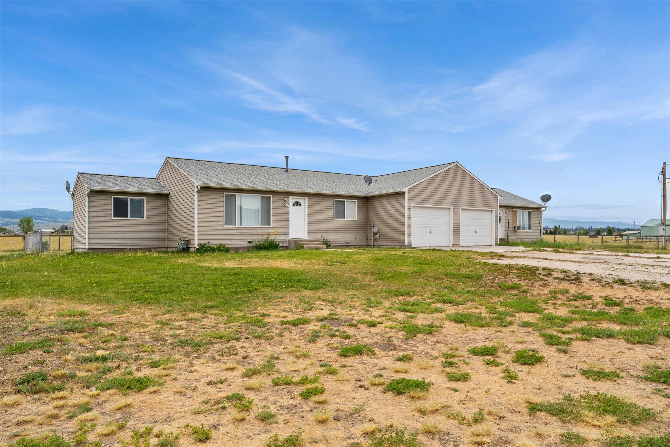 5642-5644 Meadowview Drive N Property Photo 1