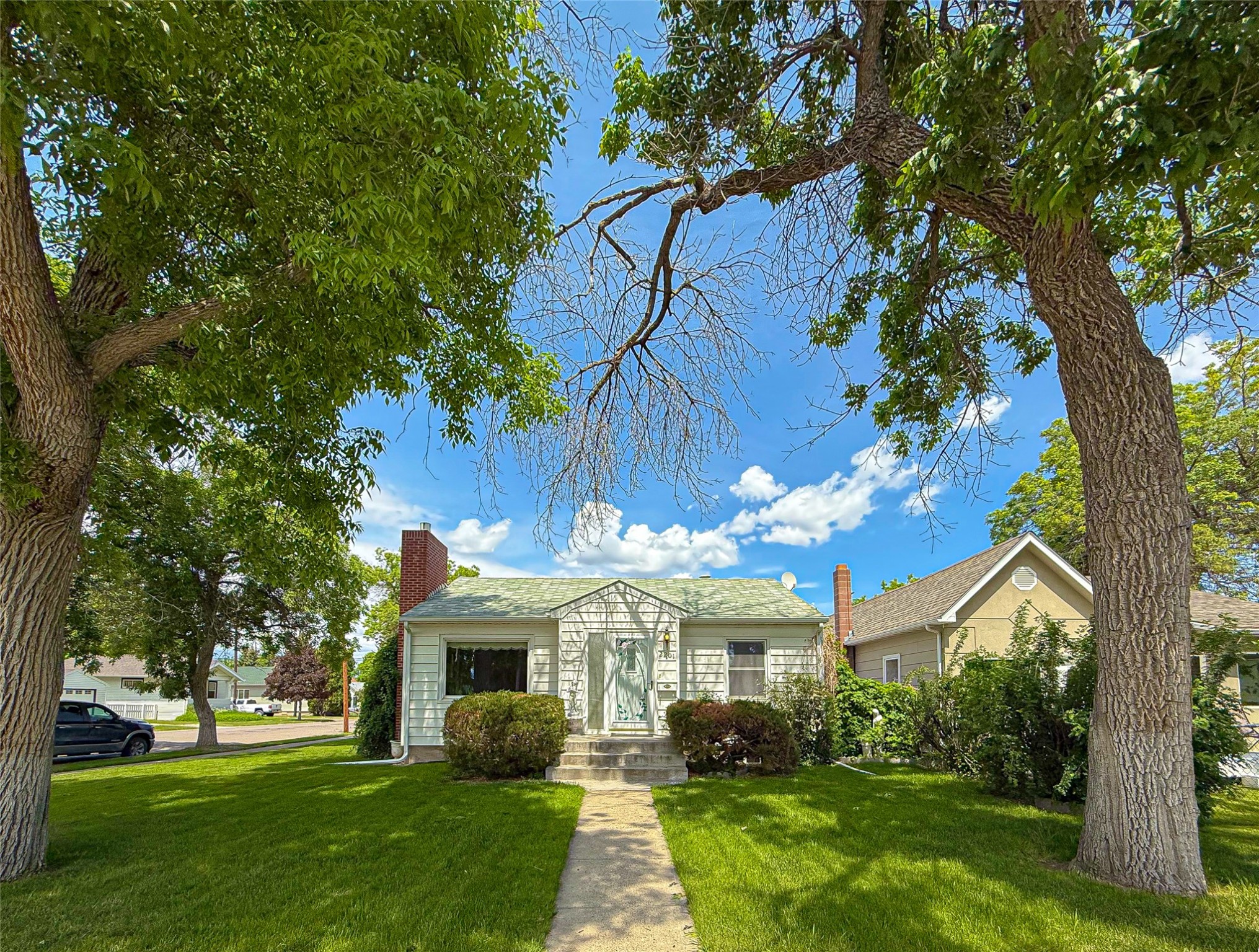 2201 6th Avenue N Property Photo 1