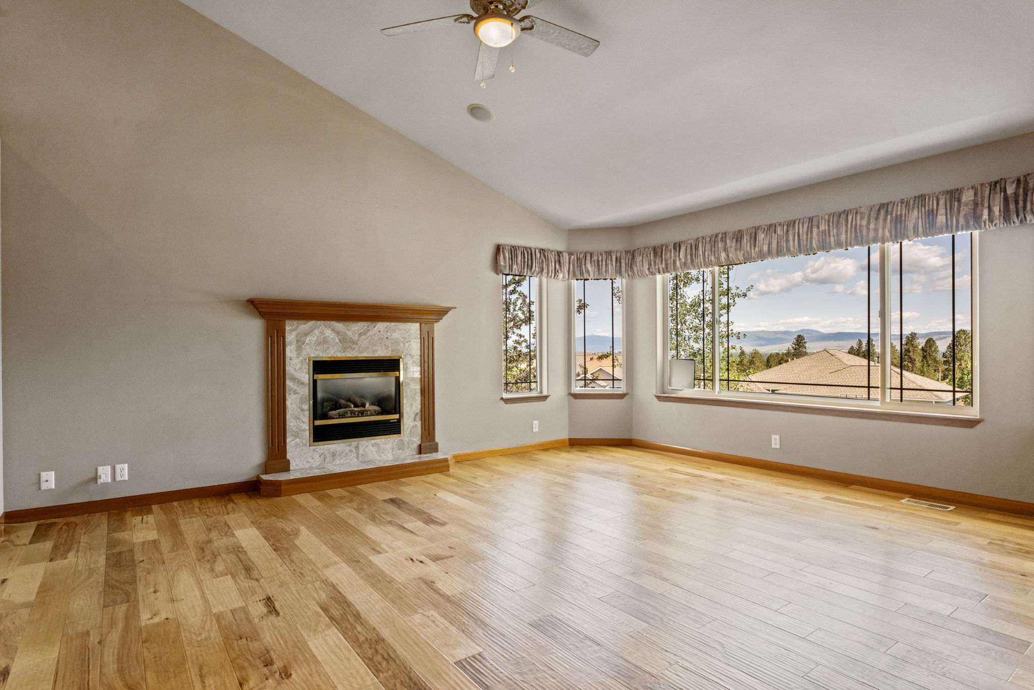 3721 Brandon Way Property Photo 6