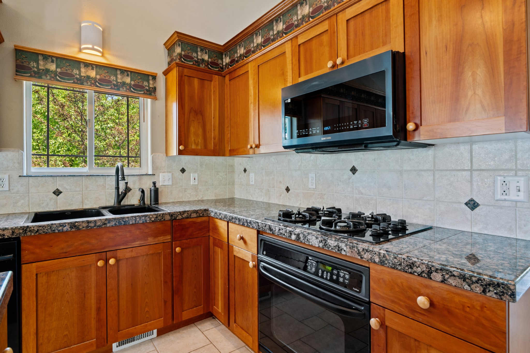 3721 Brandon Way Property Photo 14