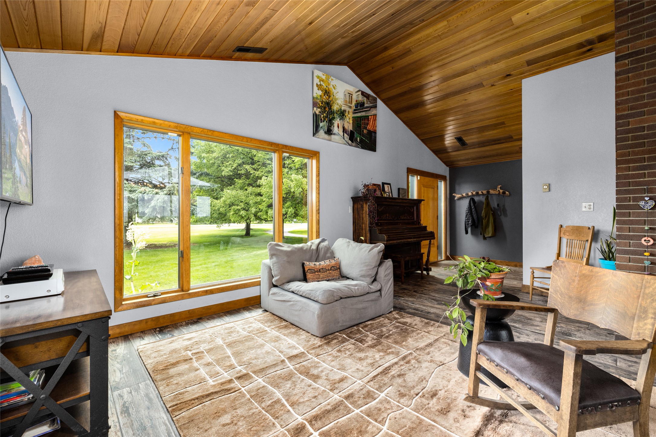 175 Somerset Drive Property Photo 4