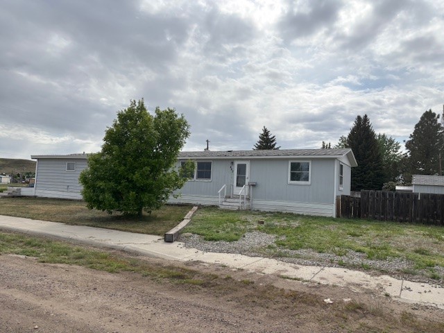 407 Glacier Avenue Property Photo 1