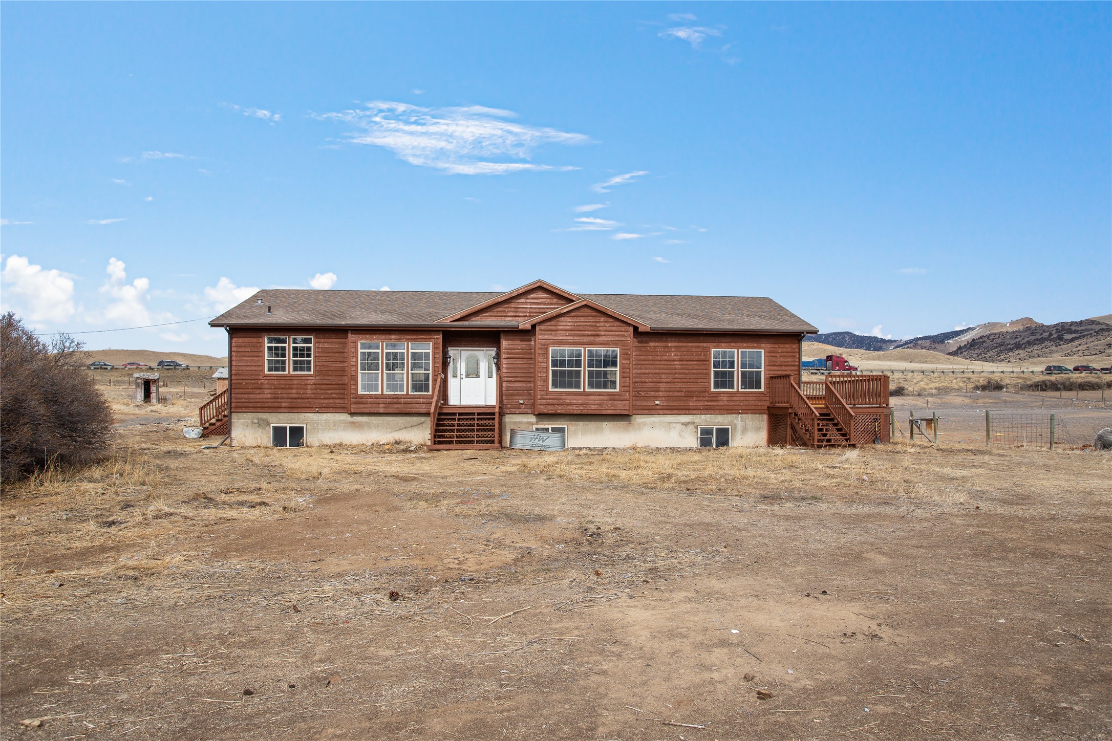 131 Yellowstone Trail Property Photo 1