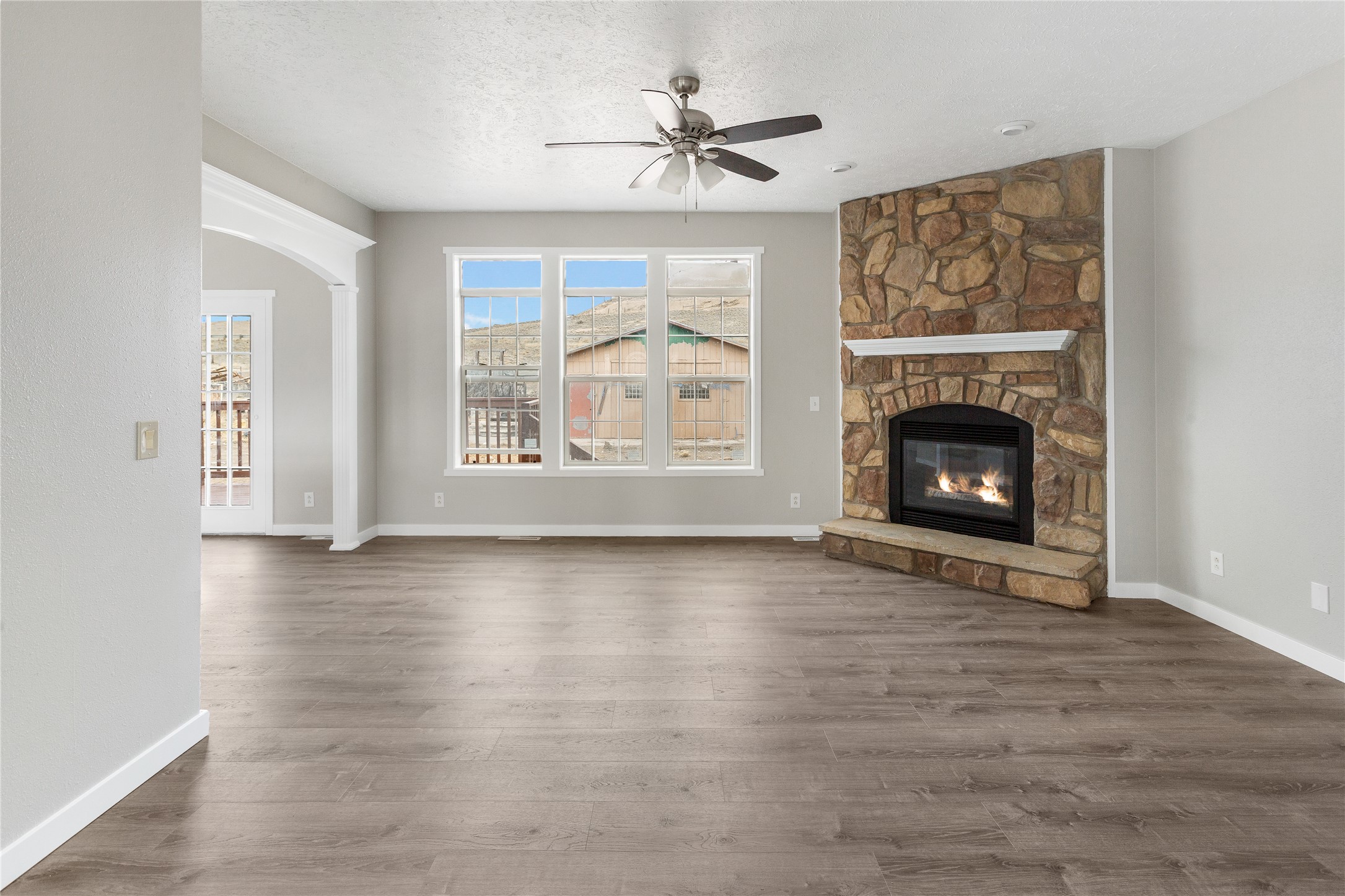 131 Yellowstone Trail Property Photo 5