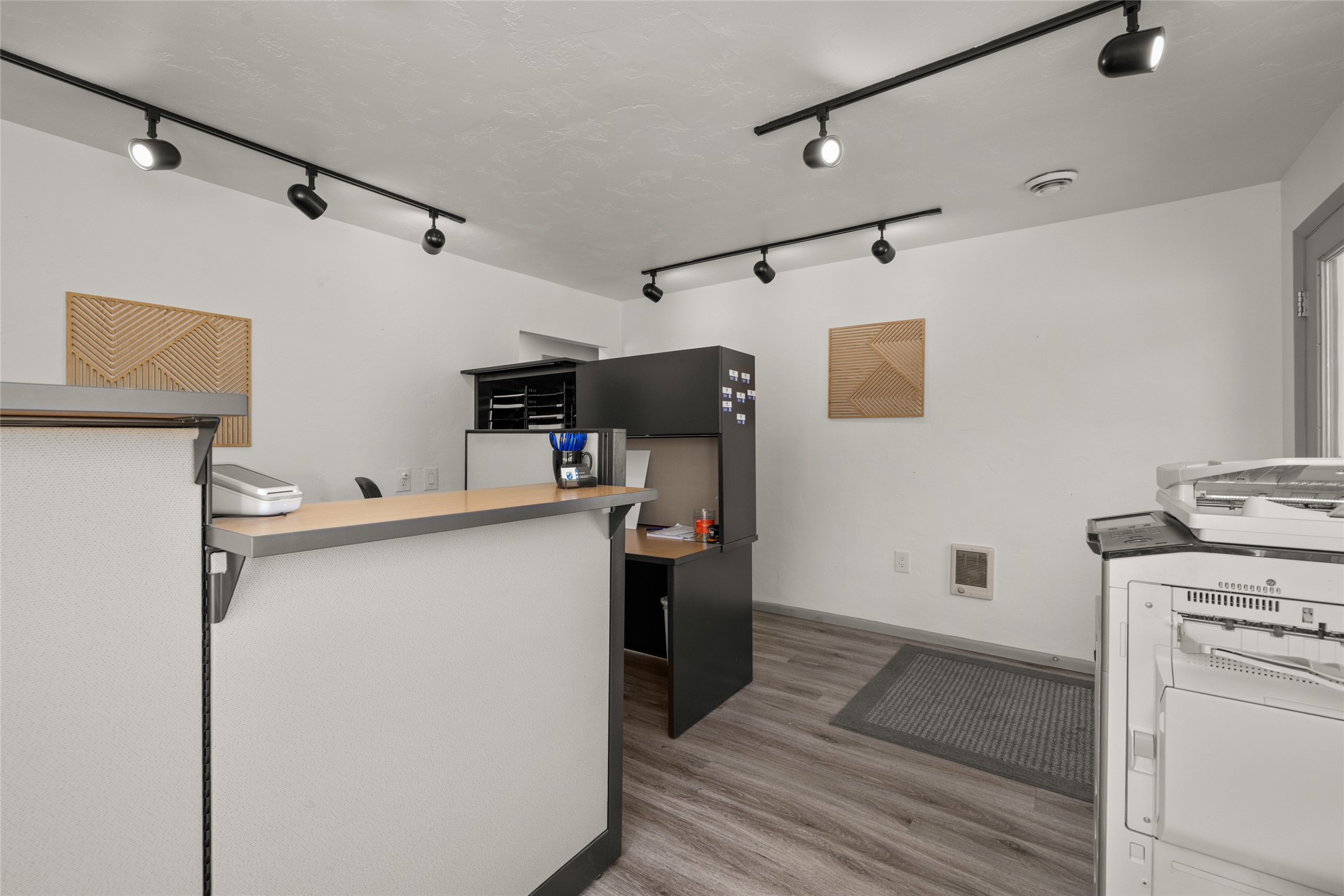 580 Sunset Boulevard Property Photo 7