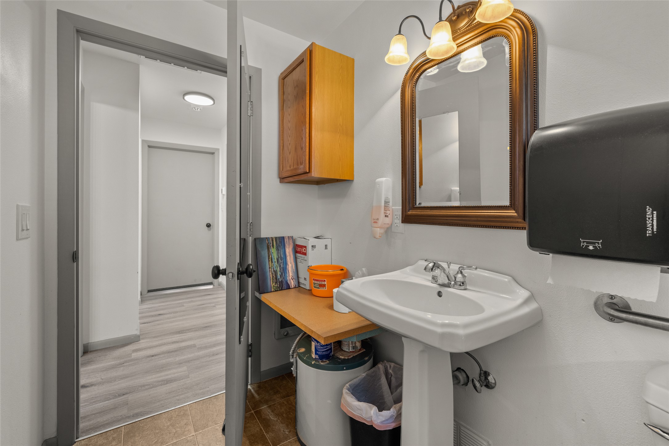 580 Sunset Boulevard Property Photo 15