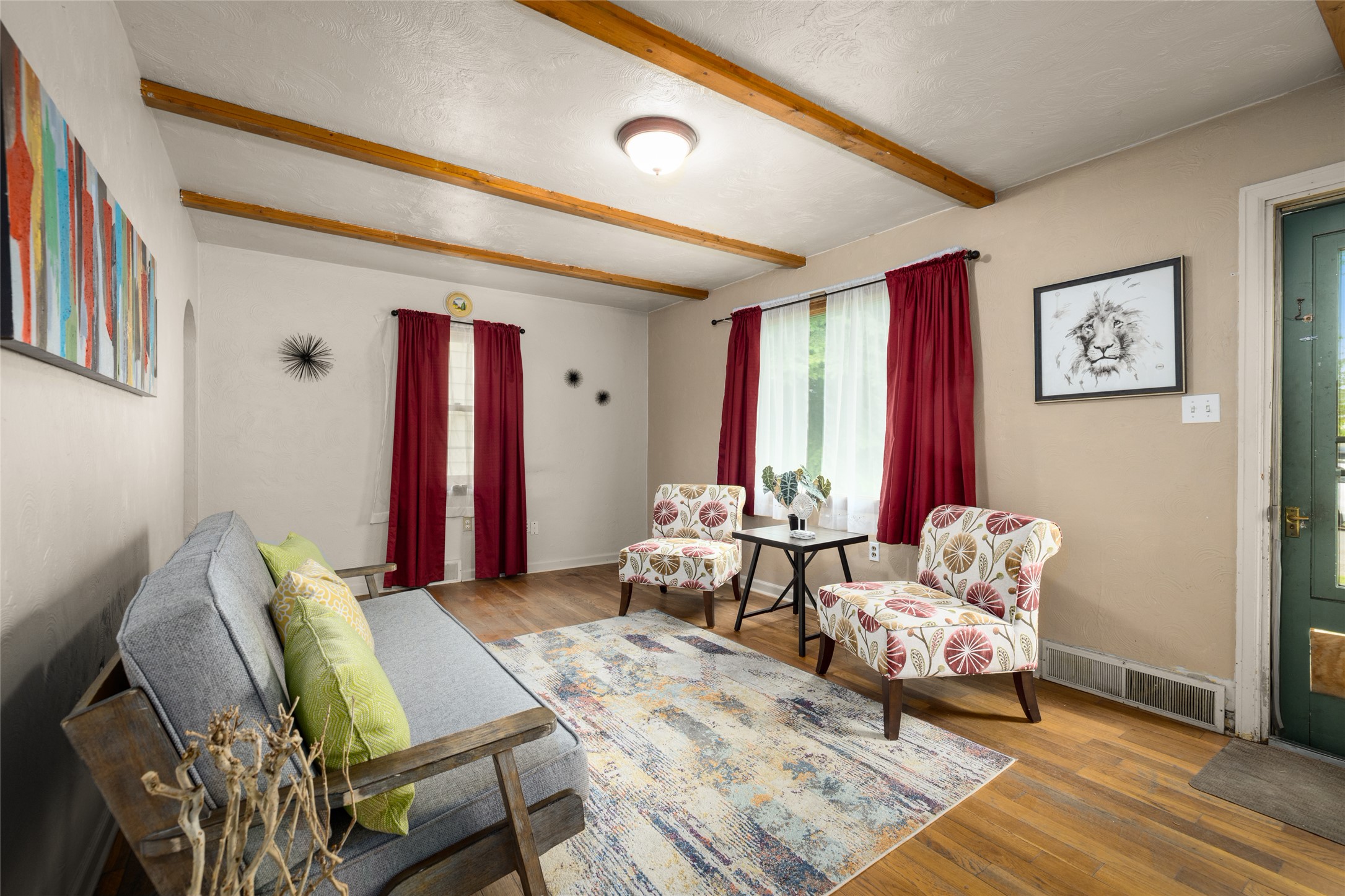 836 6th Avenue W Property Photo