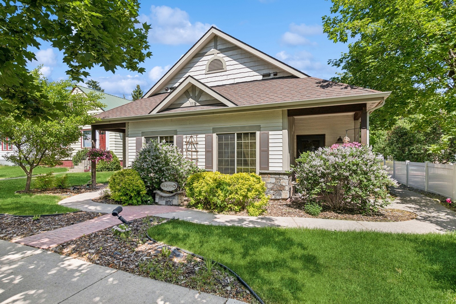 119 5th Avenue W Property Photo 1
