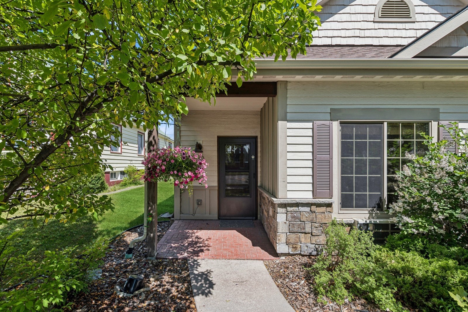 119 5th Avenue W Property Photo 4